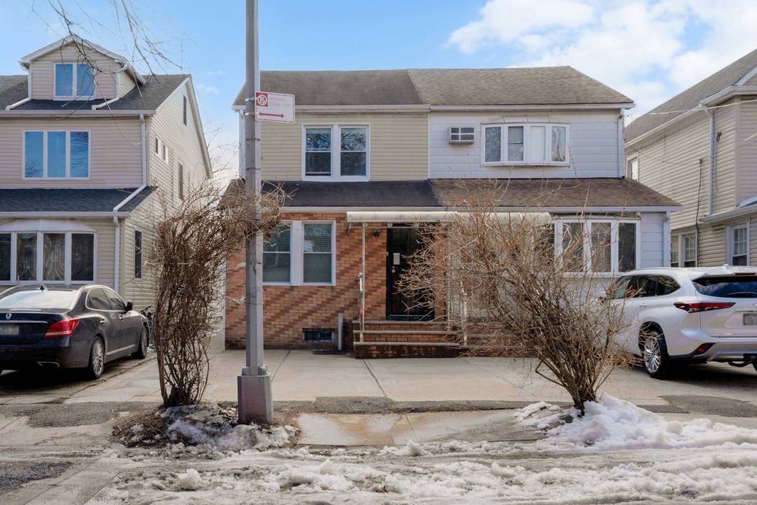 Renovated Four‑Bedroom Colonial on a 20×132 Lot in Briarwood.