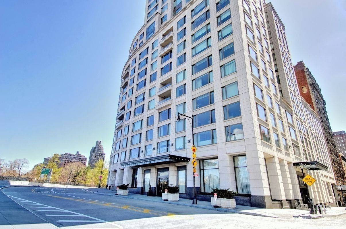 240 Riverside Blvd Residence 3F New York, NY 10069