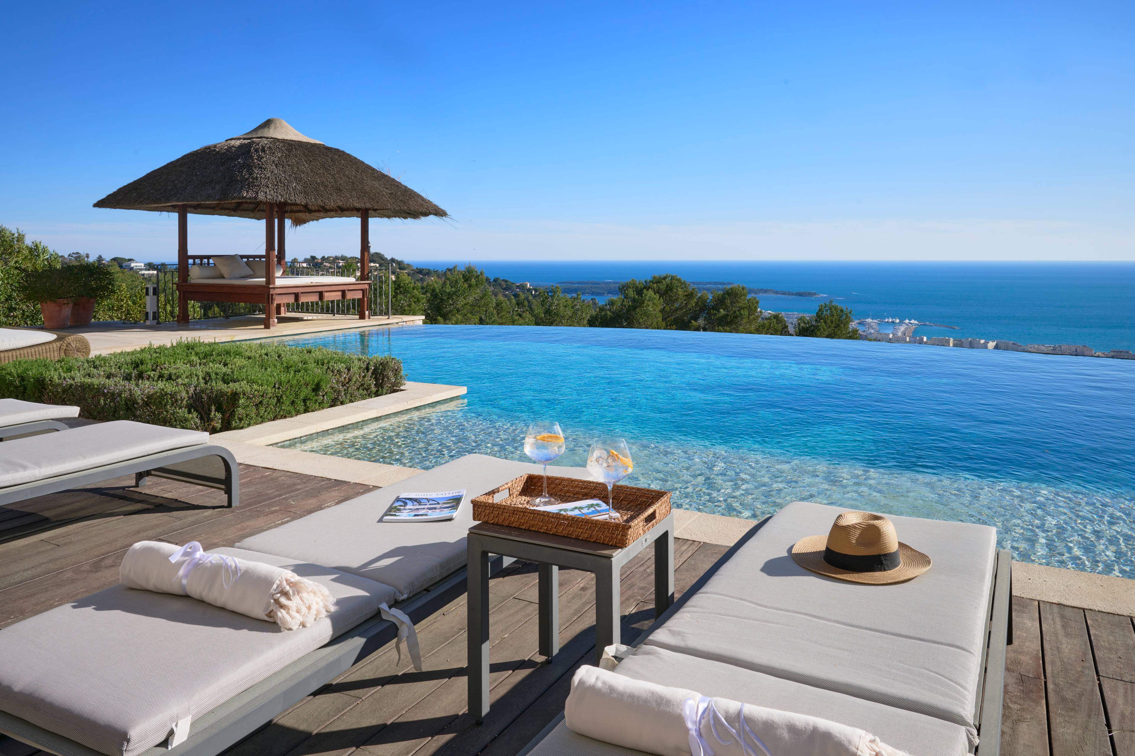 Panoramic Sea View on the Heights of Cannes | Vue Mer Panoramique sur les Hauteurs de Cannes