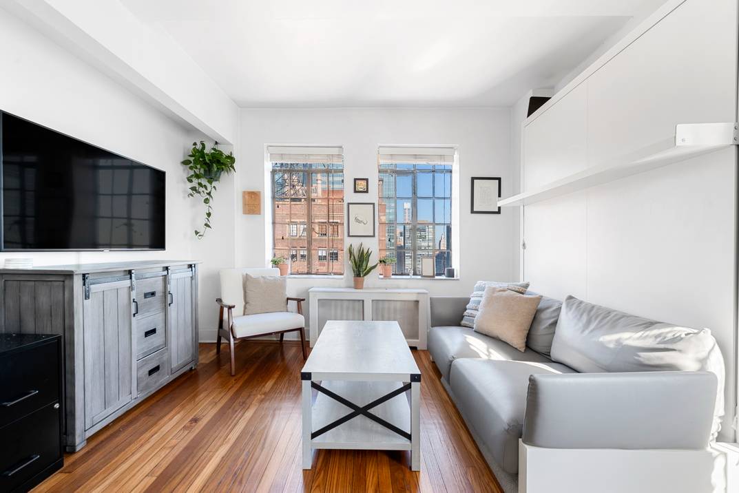 RARE CORNER STUDIO WITH BREATHTAKING EAST RIVER VIEWS