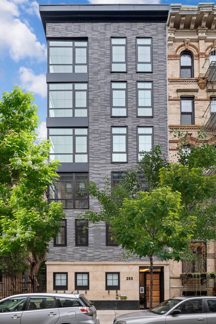 NEW DEVELOPMENT: 253 E 7TH