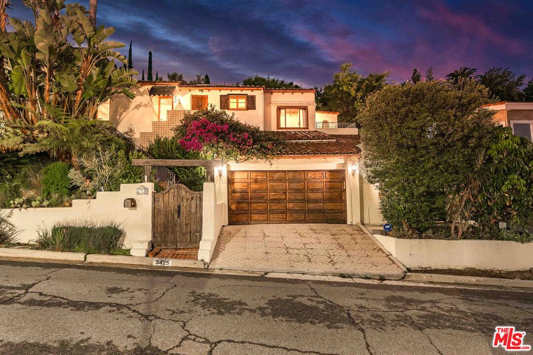 Furnished Hollywood Hills Retreat – 3BR/3BA with Views & Charm