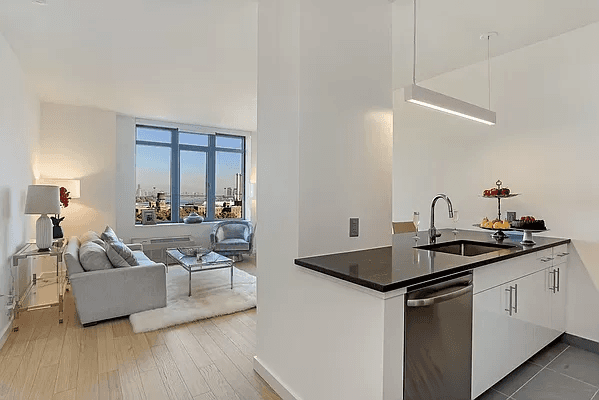 No Fee, 1 bed/ 1 bath apartment, In full Amenity building, Downtown Brooklyn, w/d in unit