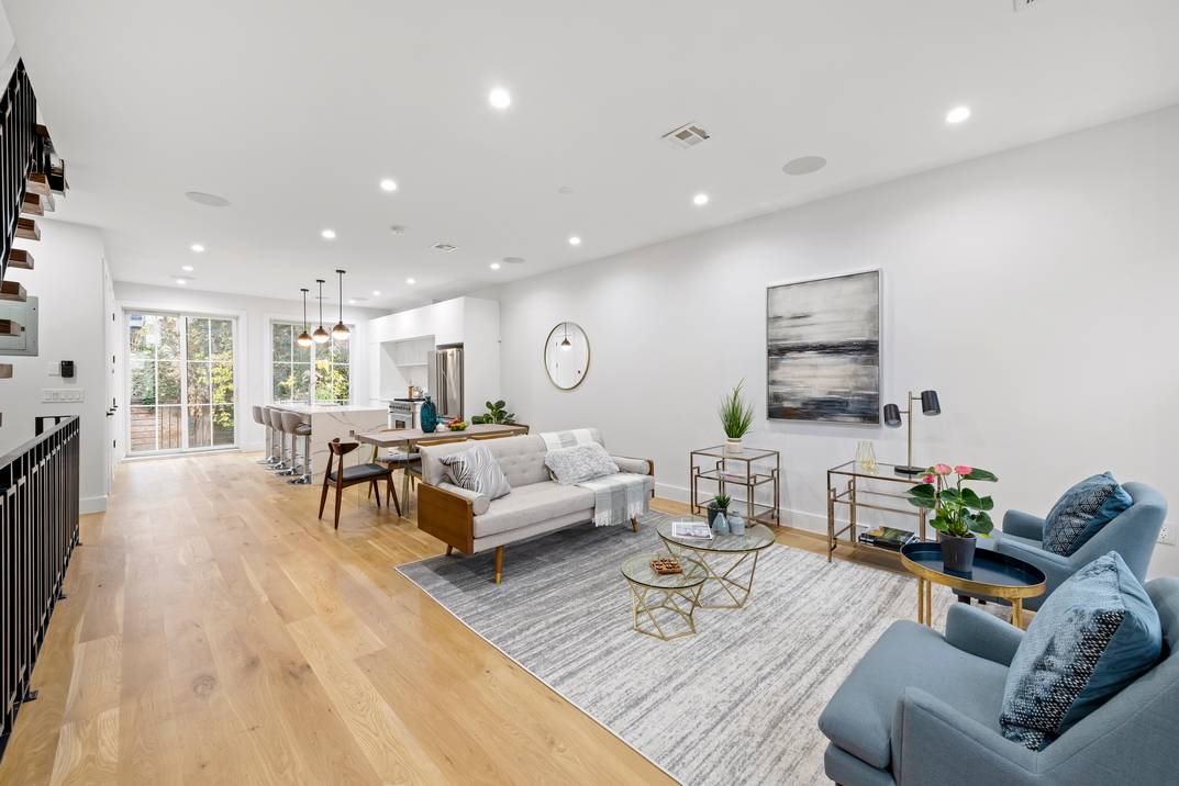 Renovated Bed-Stuy Brick Townhouse off Tompkins