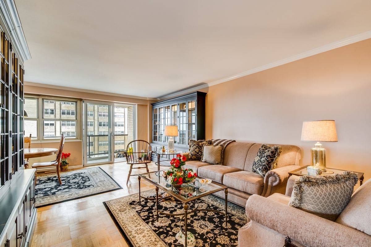 Must See Apartment in Forest Hills
