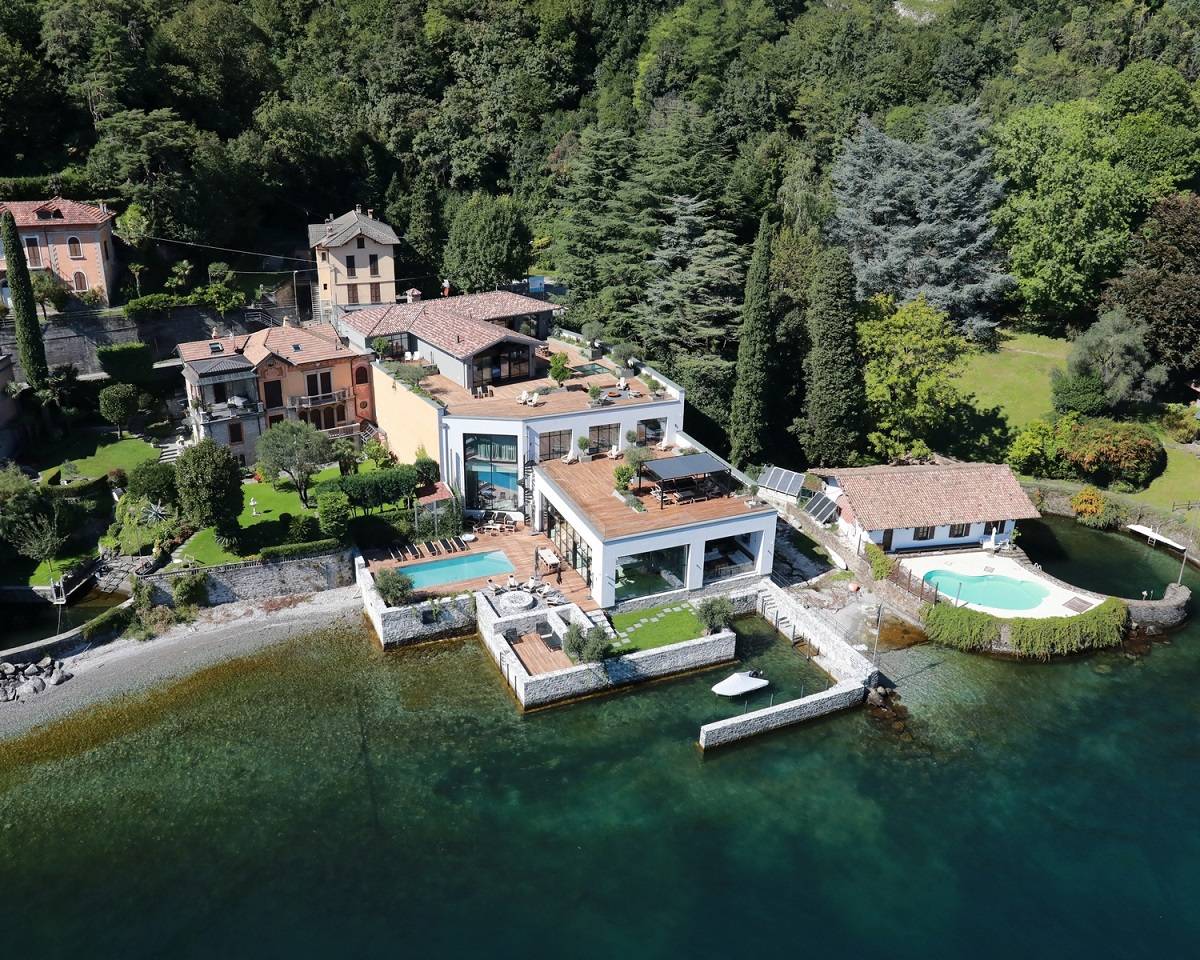 TREMEZZO | FRONT LAKE BREAKWATER VILLA