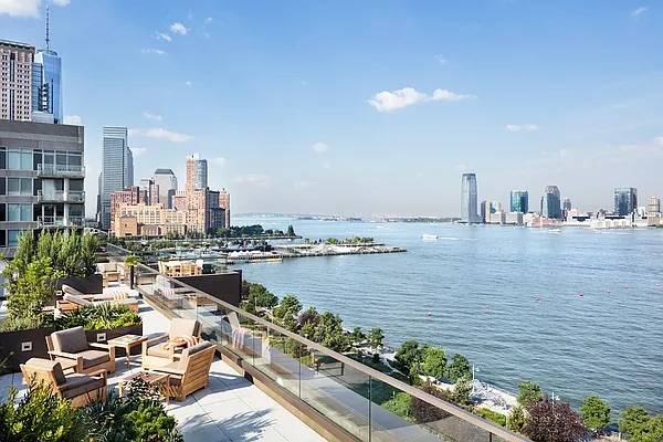 Luxury Full Service Tribeca 2 Bed/2 Bath, in-unit WD