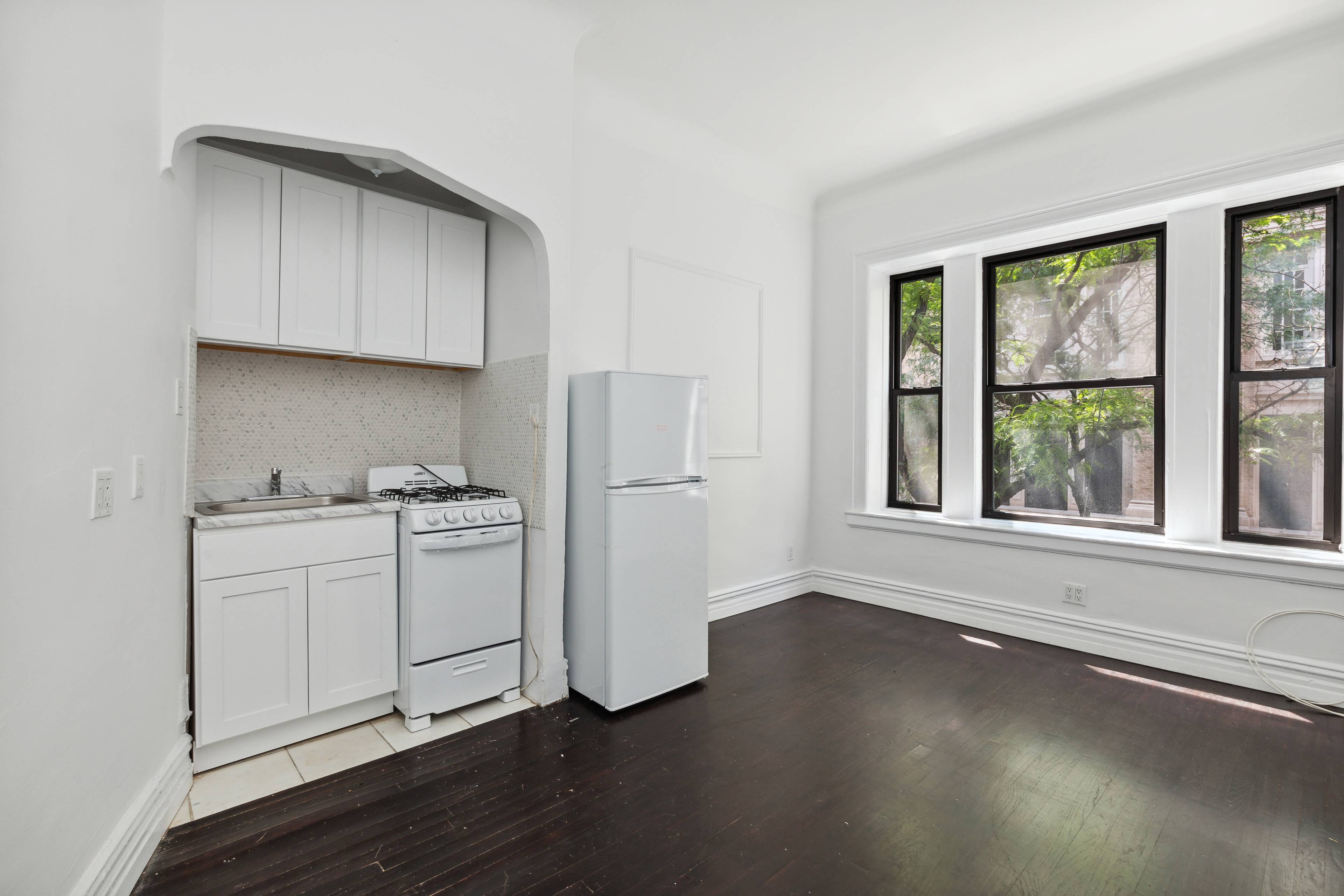 52 Irving Place, #22