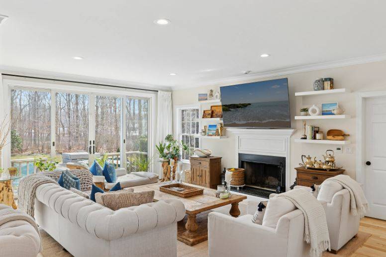 Luxurious Sagaponack Home, Newly Renovated. Spacious and Modern!