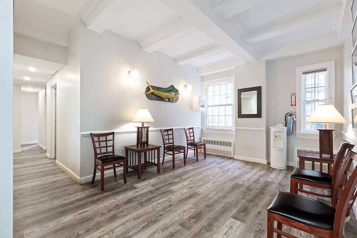 MEDICAL/PROFESSIONAL SPACE FOR RENT!!!!!