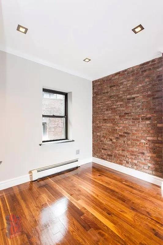 NO FEE 3-BEDROOM/2-BATH IN MIDTOWN EAST