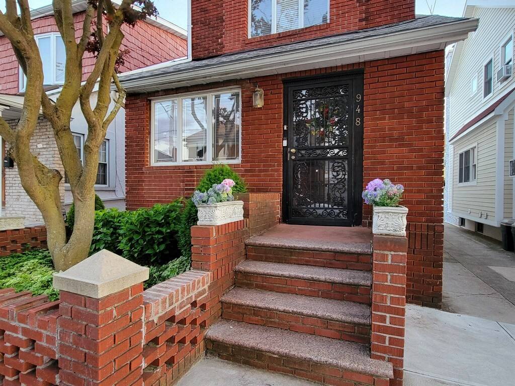 BEAUTIFUL DETACHED SINGLE FAMILY HOME IN LOVELY DYKER HEIGHTS