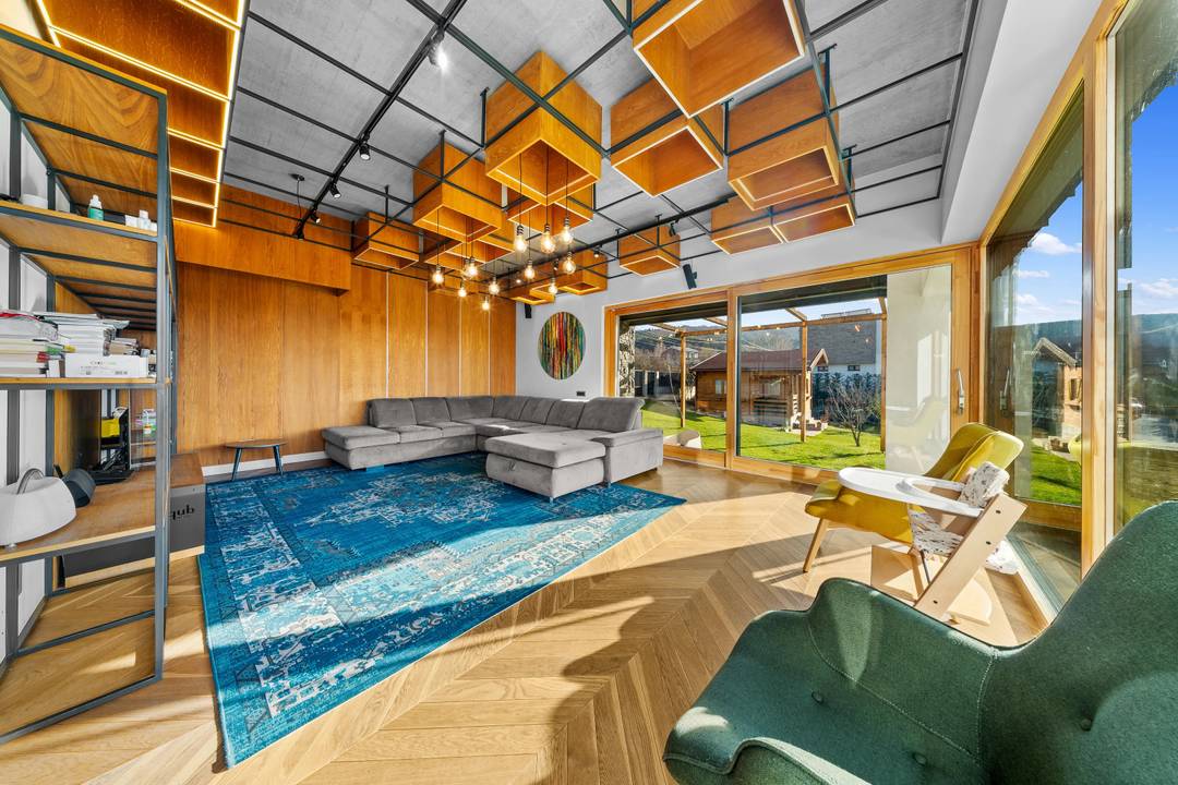 A Private Freehold Residence of Architectural Excellence