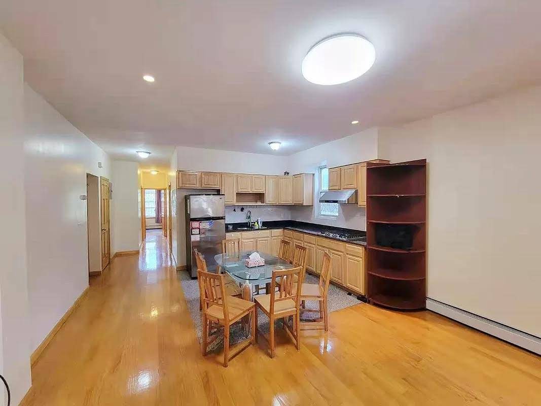 3-BEDROOM, 2-BATH IN KENSINGTON, BROOKLYN