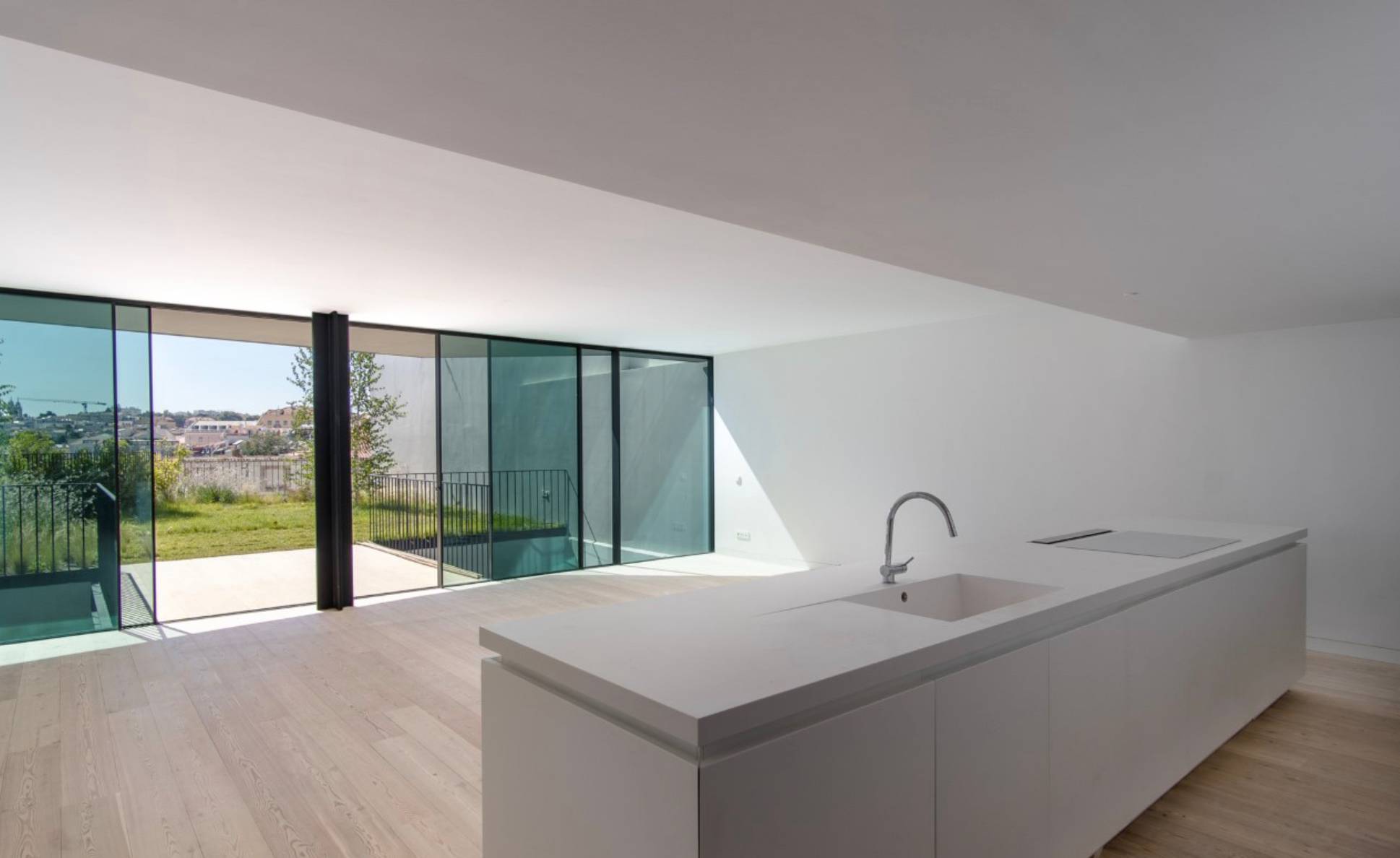 Luxury Apartment | 3-Bed Duplex | 87m2 Private Garden | Exellent Location