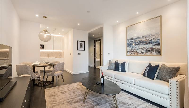 Modern 1 bedroom apartment, Thornes House in Nine Elms