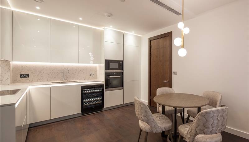 Luxury 2 bed 2 bath apartment in Nine Elms, SW11