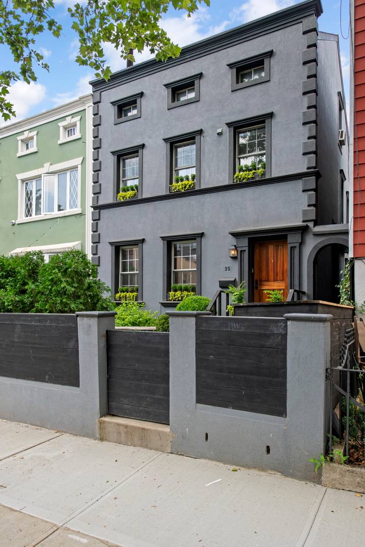 Gorgeous Williamsburg Townhouse With Swimming Pool
