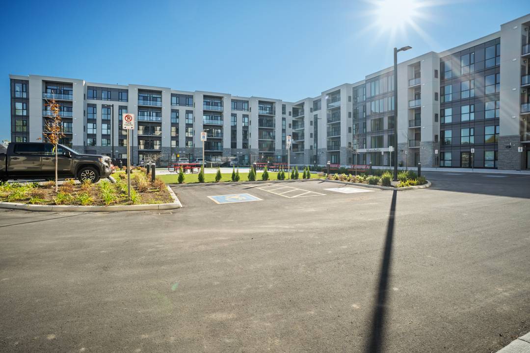 Luxury Condo in St. Catherines