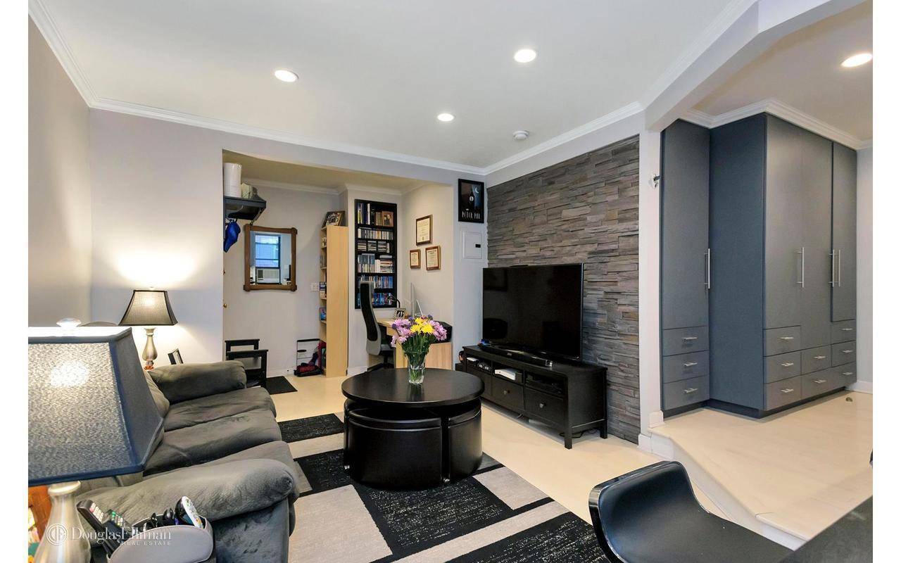 Fabulous Alcove Studio in Astoria