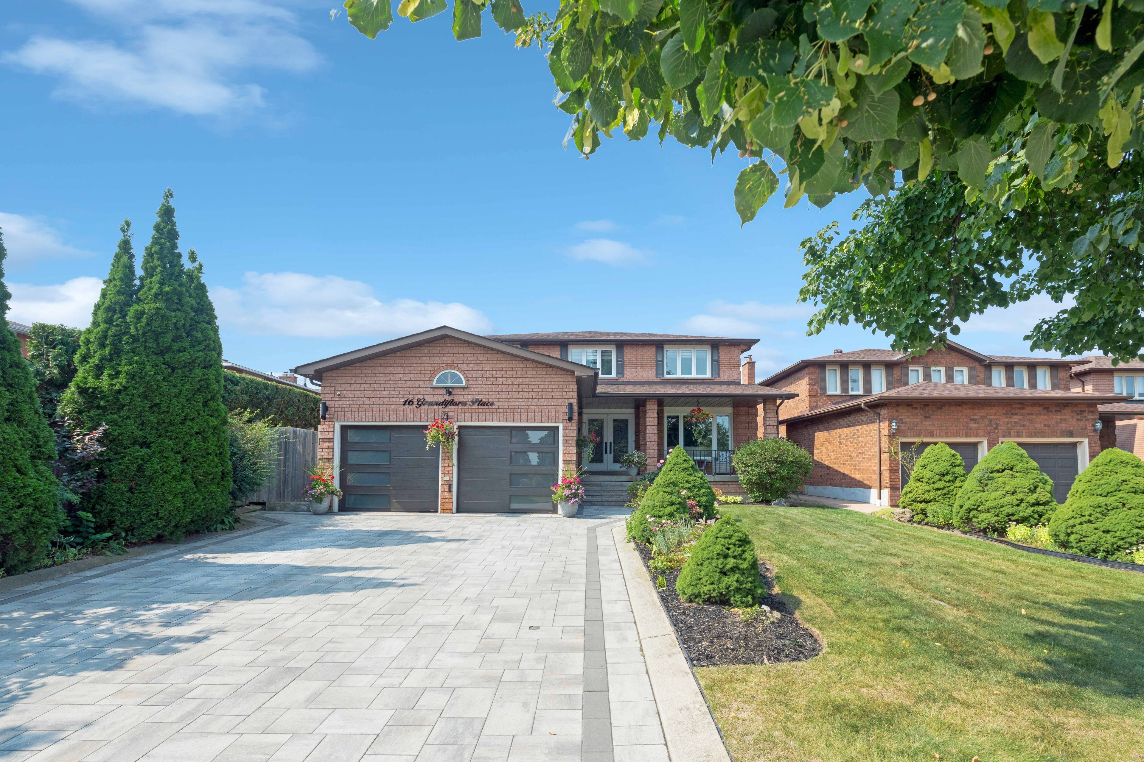 Fully Renovated Detached in West Woodbridge