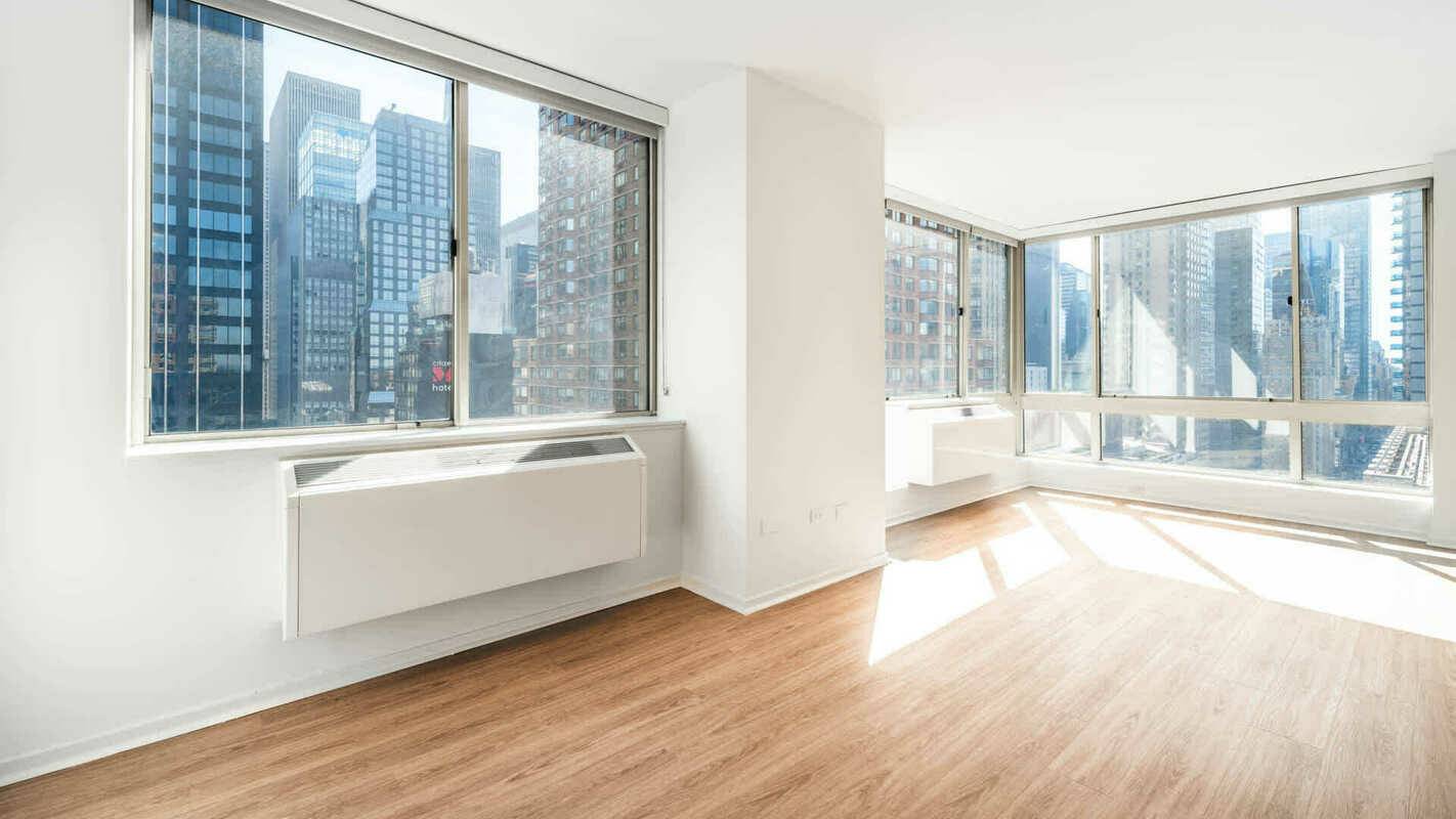 Luxury 1 Bedroom in Prime Hell's Kitchen Amenity Building