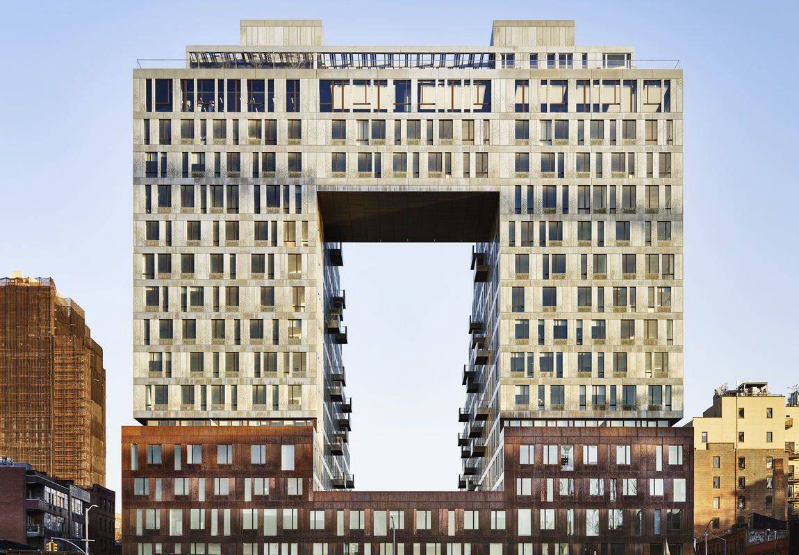 Modern & Sleek Williamsburg 1BR w/ East River views