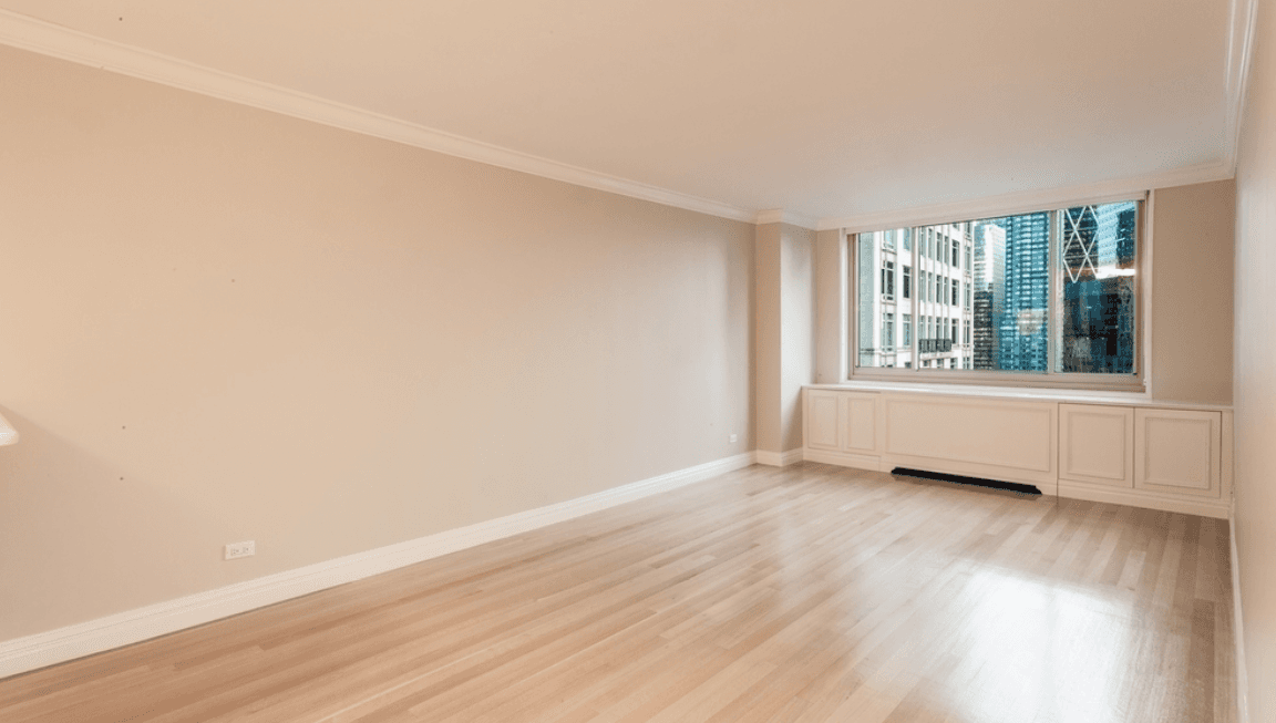 Amazing 1 bedroom apartment with a large living room area with city views! No Fee!