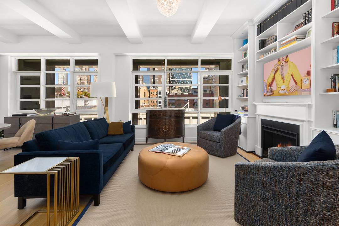 318 WEST 52ND | ULTRA CHIC PENTHOUSE WITH PRIVATE ROOF DECK