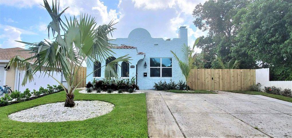 Updated Bungalow 1920's Dream Home!