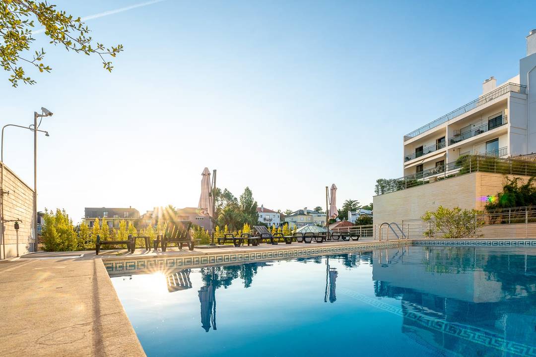 **Luxurious 4-Bedroom Townhouse in the Heart of Estoril – Fully Furnished, Steps from the Beach