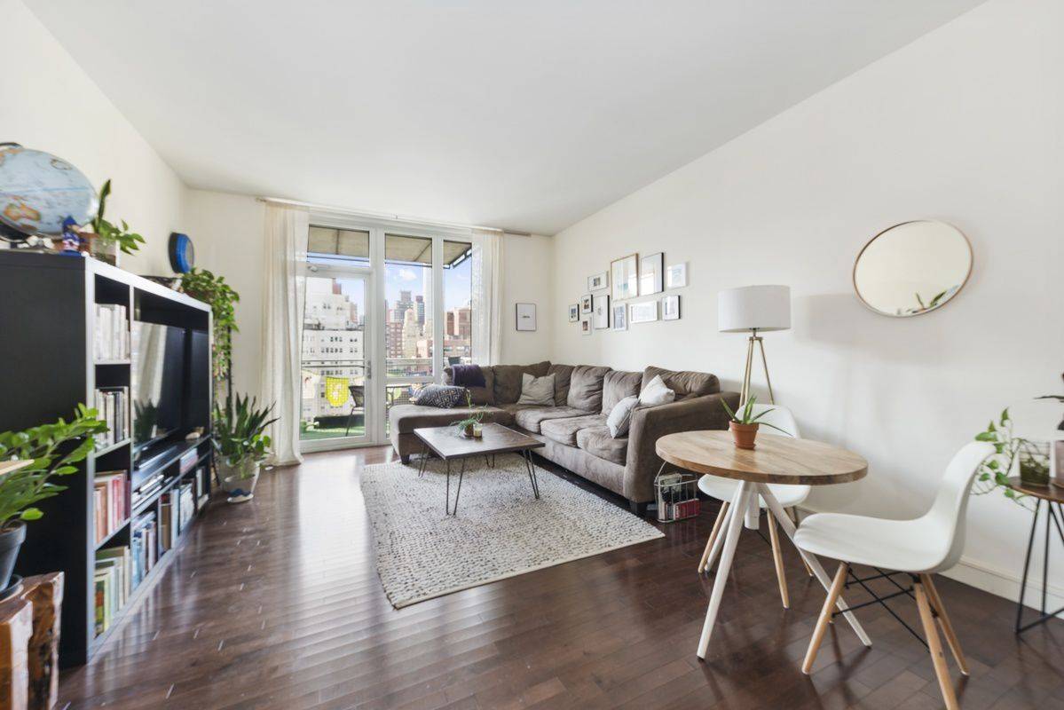 225 East 34th Street Unit 15D
