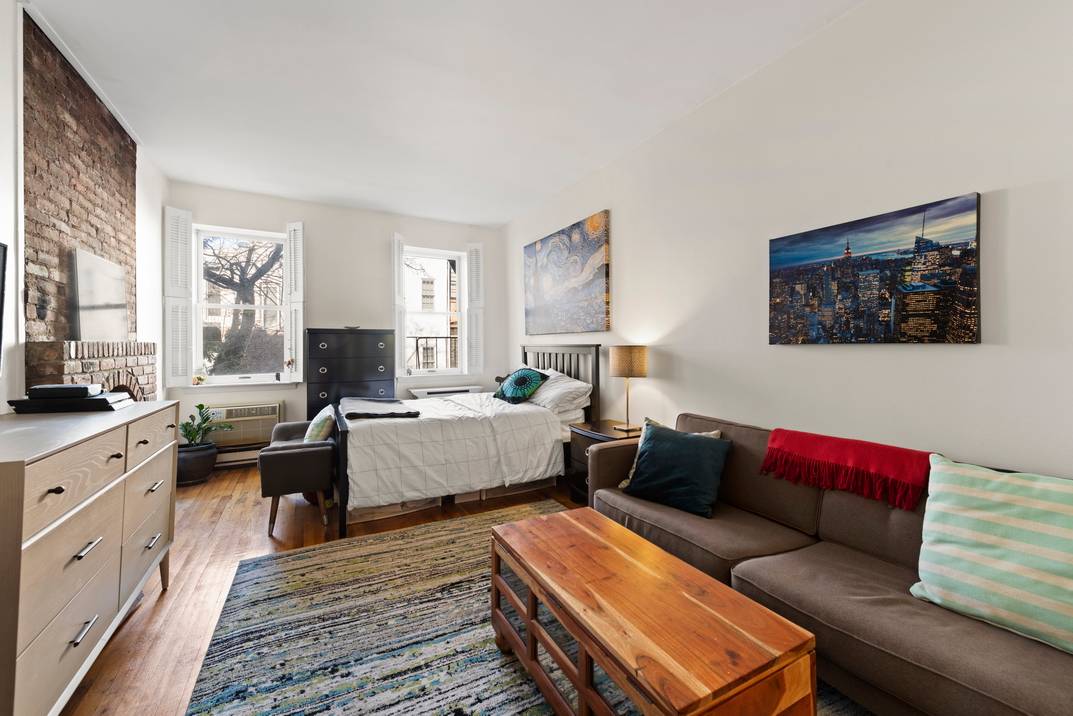 JUST LISTED BEST PRICED CHELSEA STUDIO - $400K!!!