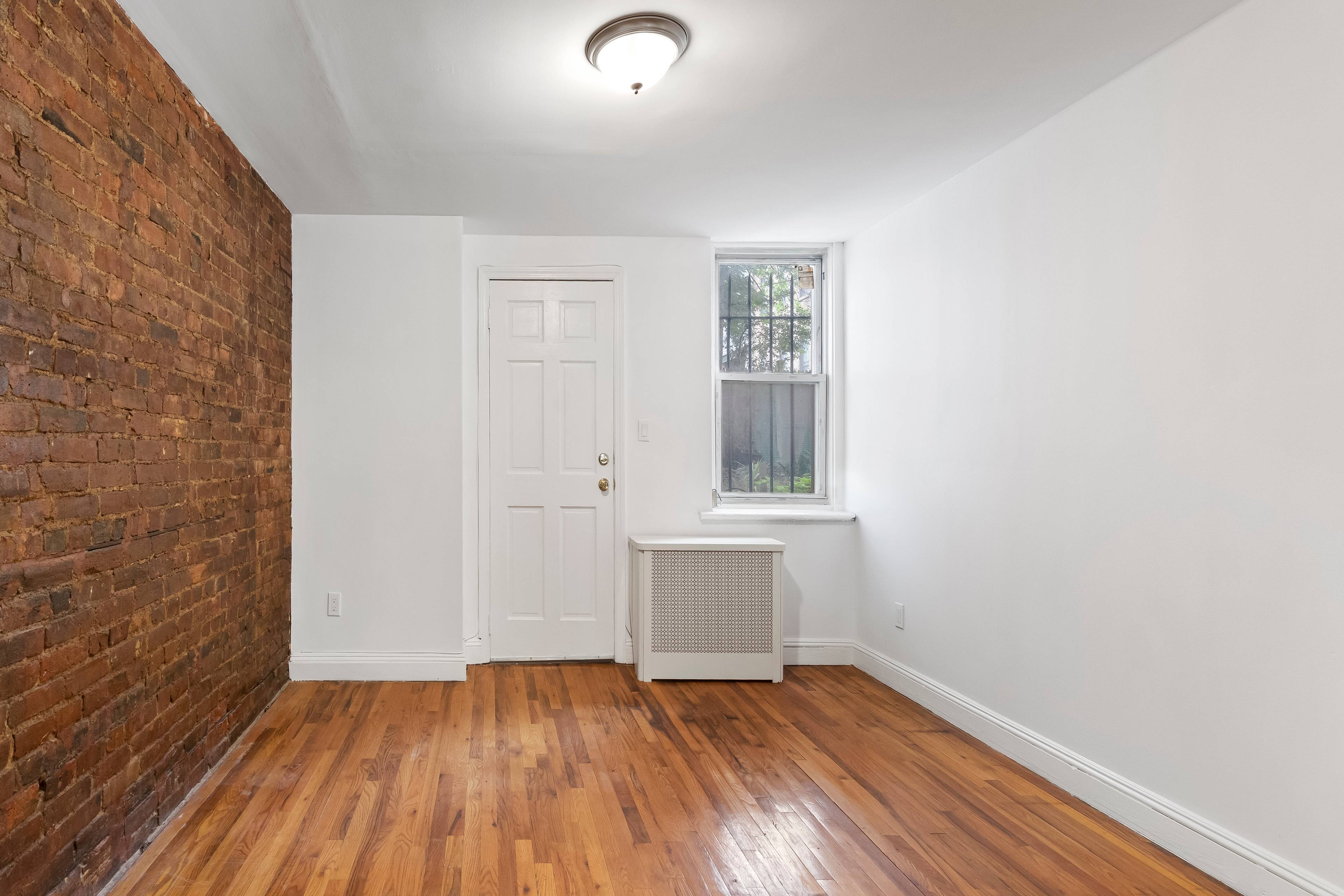 Stuyvesant Heights 2 bedroom with private outdoor space !
