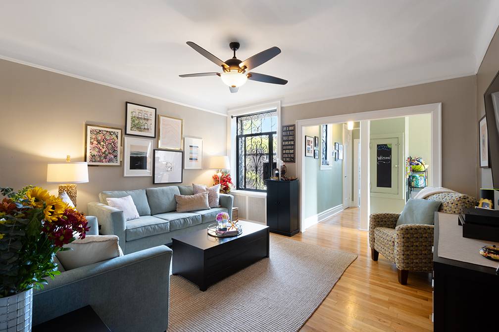A lovely Jackson Heights 1 bed overlooking a tranquil private garden.