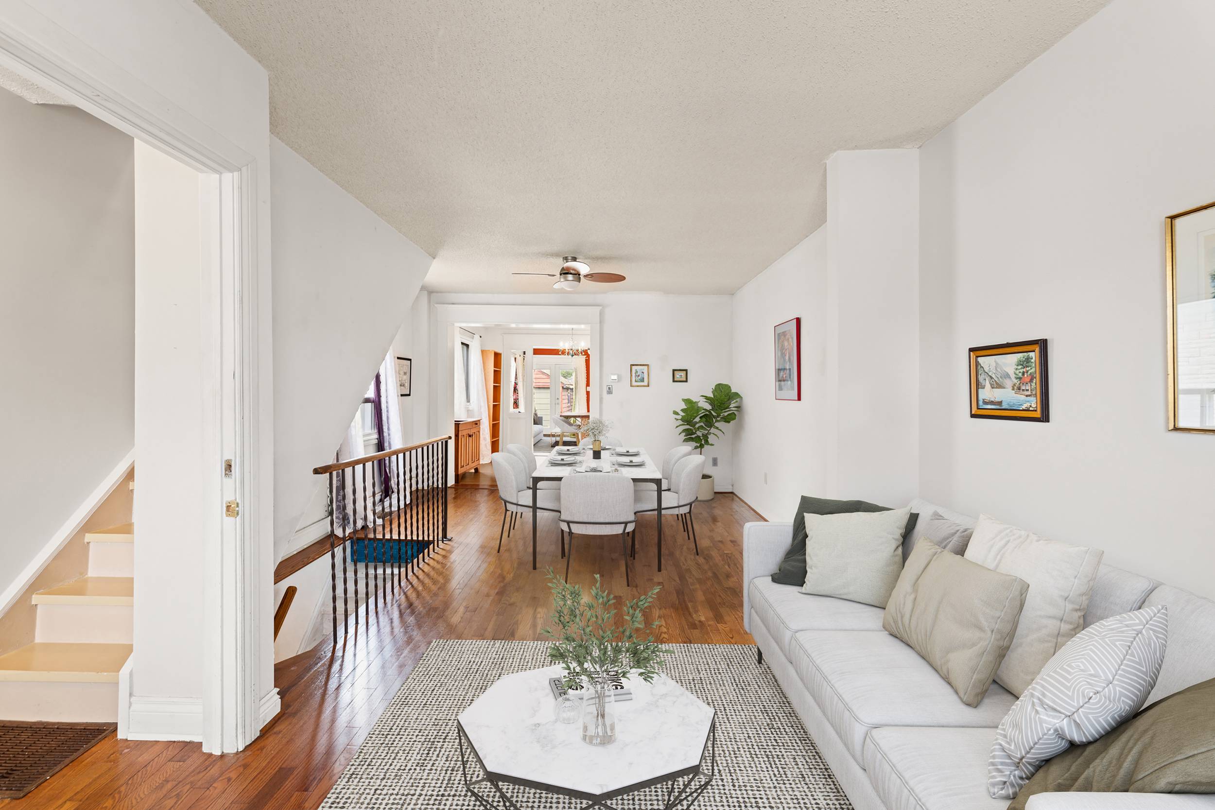 Charming Detached in Sought After Woodbine-Lumsden