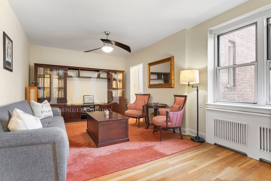 Sun-Drenched 1 Bedroom 1 Bathroom Dream home on the edge of Windsor Terrace/ Kensington