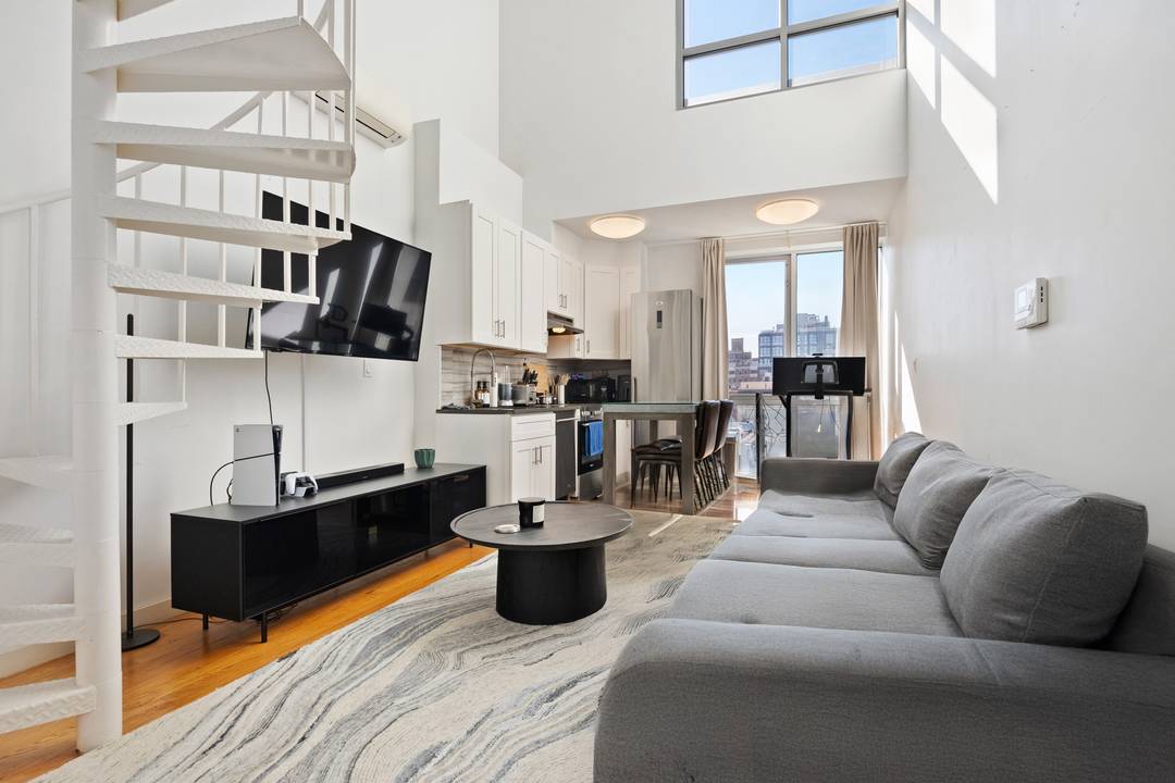 Exquisite sun-drenched south facing 538 sq. ft. Penthouse Studio loft