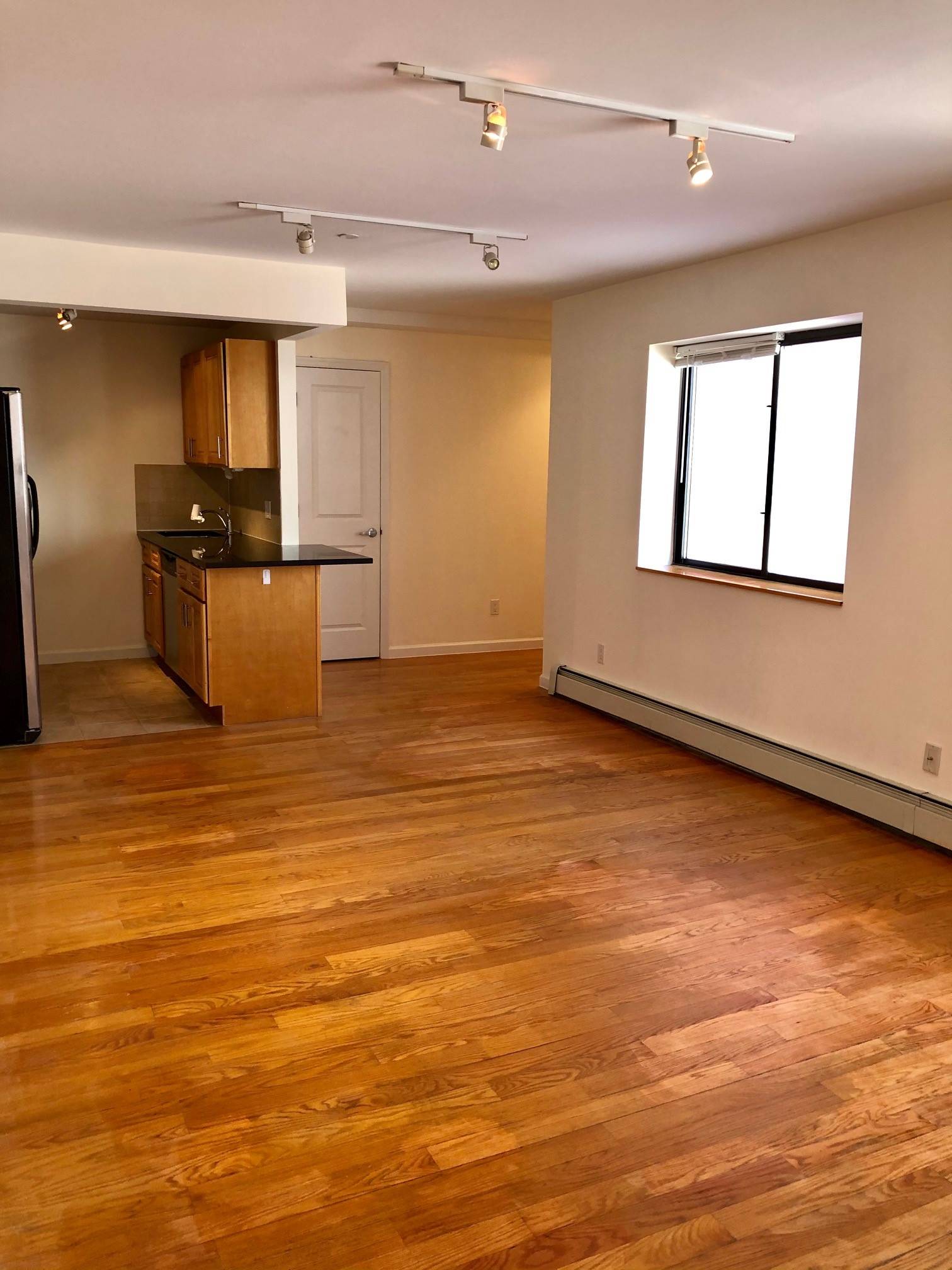 Huge 2 Bedroom / 2 Bathroom Condo with Outdoor Space for Rent in Woodside