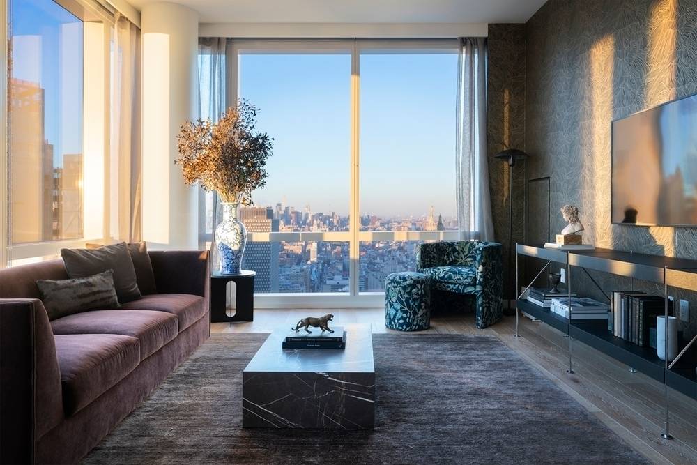 BRAND NEW construction lease in FiDi! Come see this spacious unit!