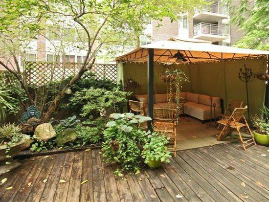 Secluded Three-Bedroom Townhouse
