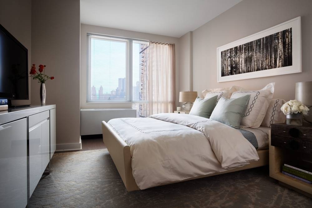 ***GORGEOUS 3 BEDROOM IN HELLS KITCHEN***