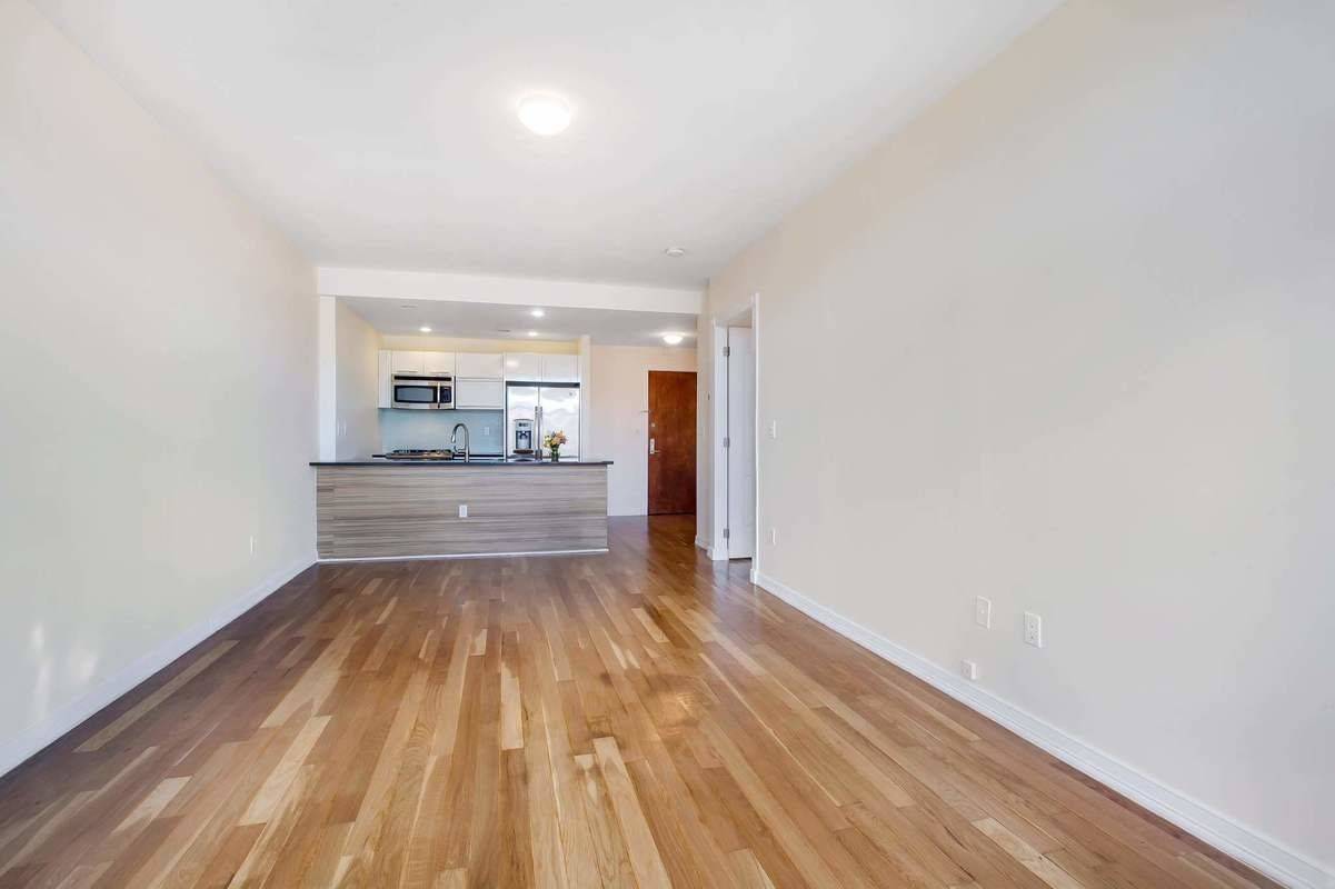 Super Sunny 1 Bed with Terrace Ditmars Stop*NO FEE*RENTED