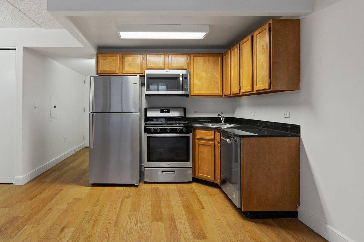 NO FEE Studio in elevator building in prime Cobble Hill / Brooklyn Heights / Downtown BK.