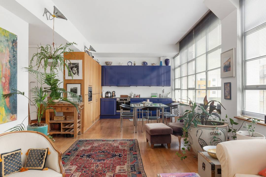 Exceptional 1 bed Warehouse Loft | Parking | 24hour Porter | Gated Building | Canal Side residents gardens | 3.2m High Ceilings
