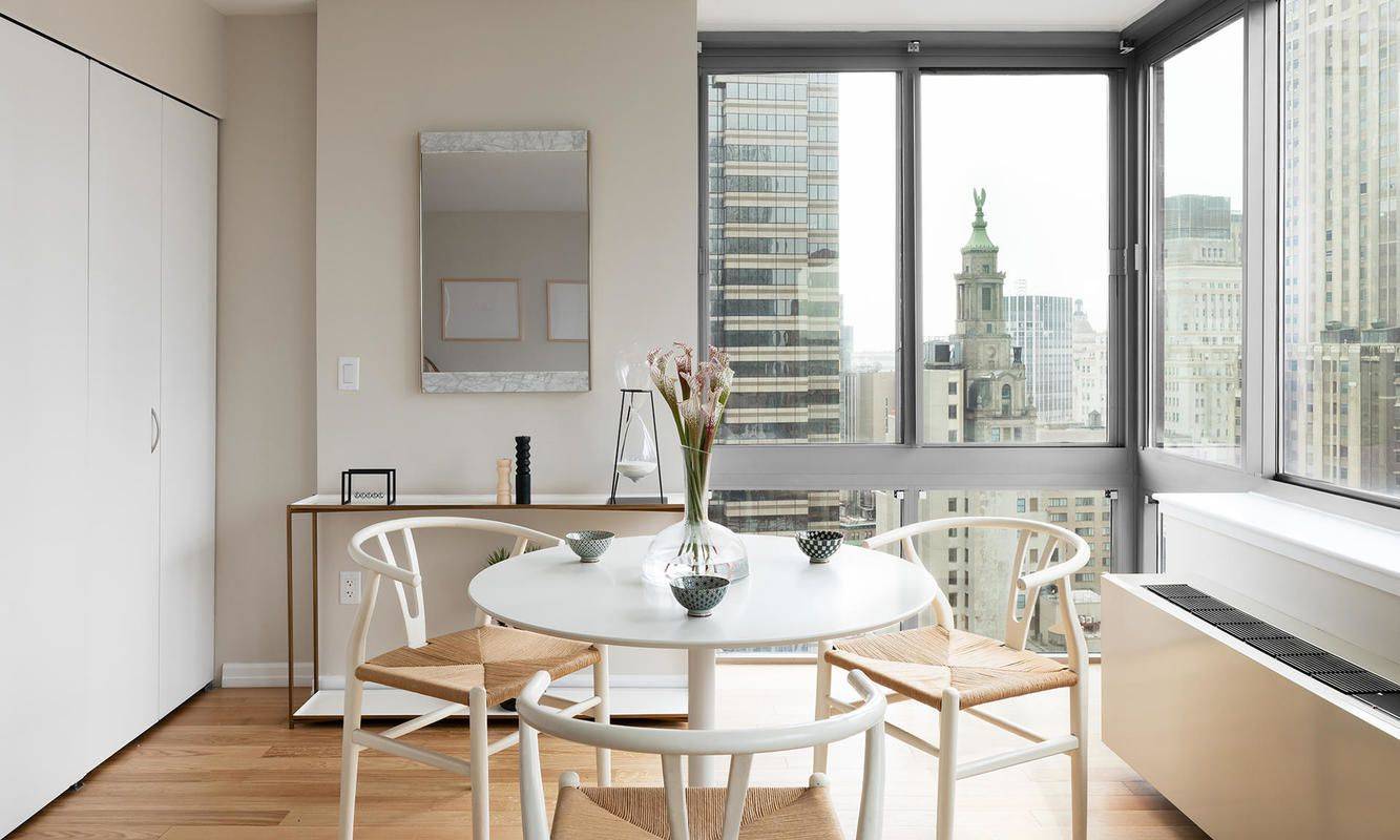 Spacious Studio Layouts: Prime Financial District!