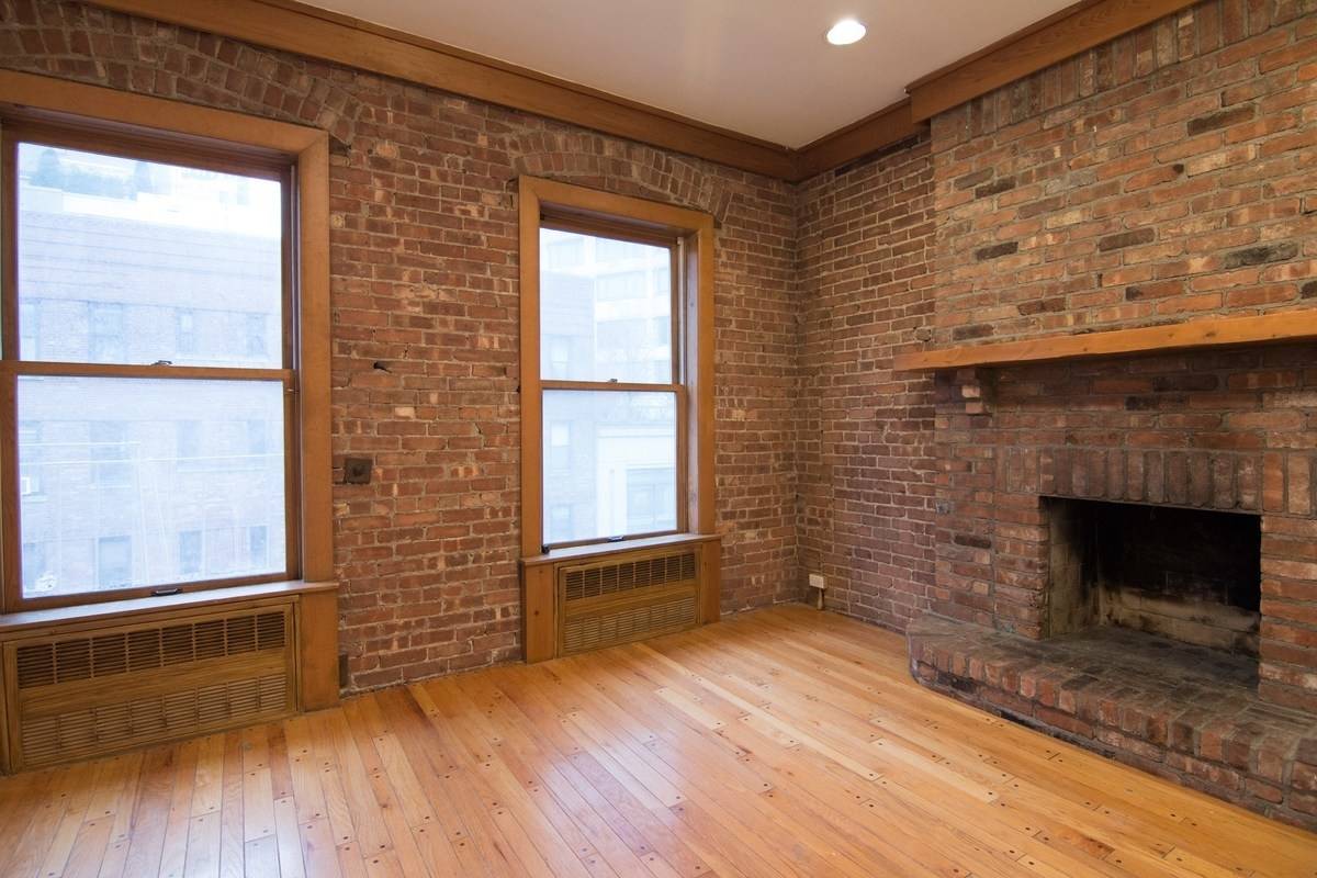 NO FEE... SPACIOUS & BEAUTIFUL 1 BEDROOM FLEX 2 BEDROOMS IN THE UPPER WEST SIDE... STEPS FROM CENTRAL PARK AND LINCOLN CENTER...