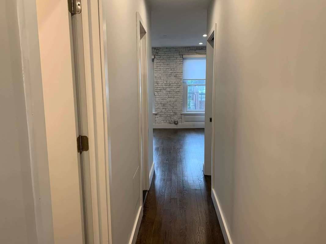 GREAT 3 BED, 2 BATH, WASHER/DRYER IN THE APARTMENT -- WEST VILLAGE -- PREWAR BLDG -- --BETHUNE/WASHINGTON