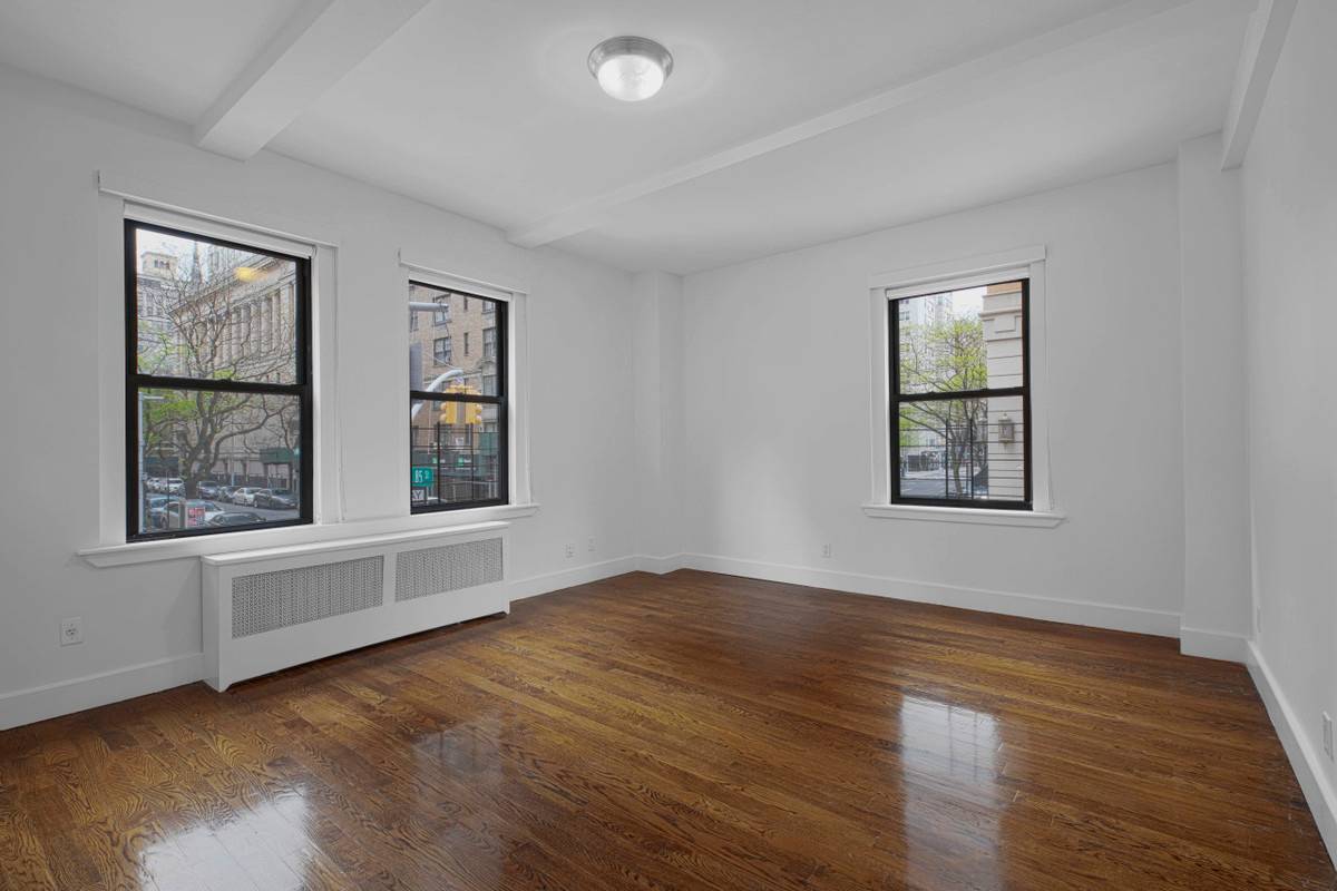 ***GORGEOUS 3 BEDROOM IN THE UPPER EAST SIDE***