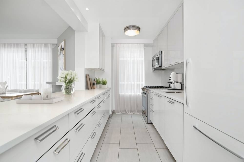 ***GORGEOUS 3 BEDROOM IN LINCOLN SQUARE***